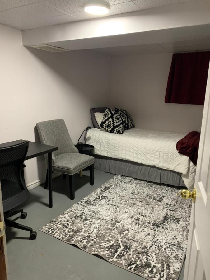 Quaint & Cozy Accommodation Edmonton Buitenkant foto