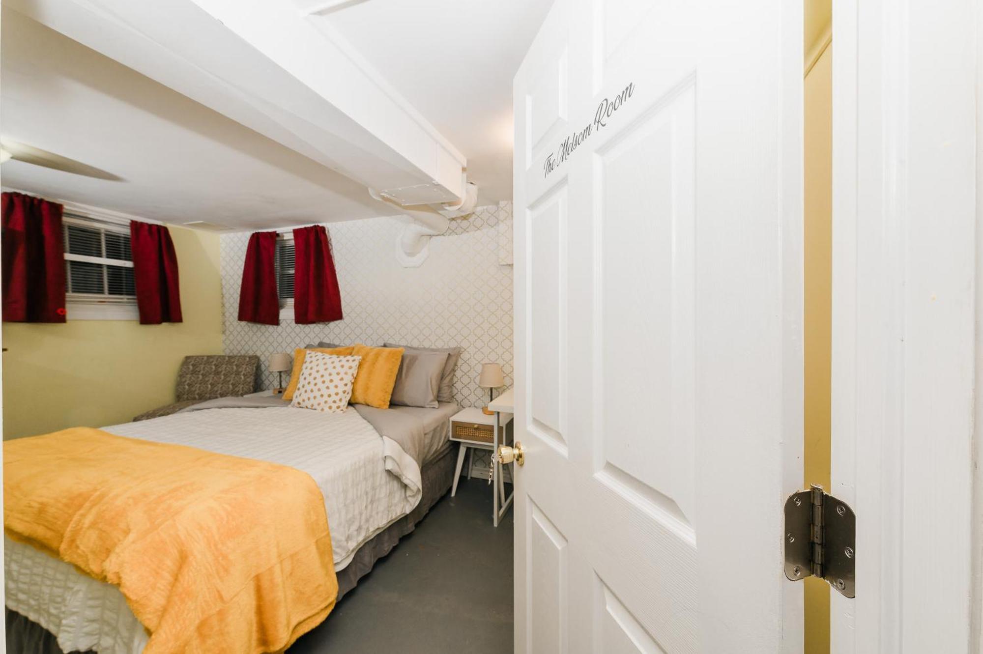 Quaint & Cozy Accommodation Edmonton Buitenkant foto